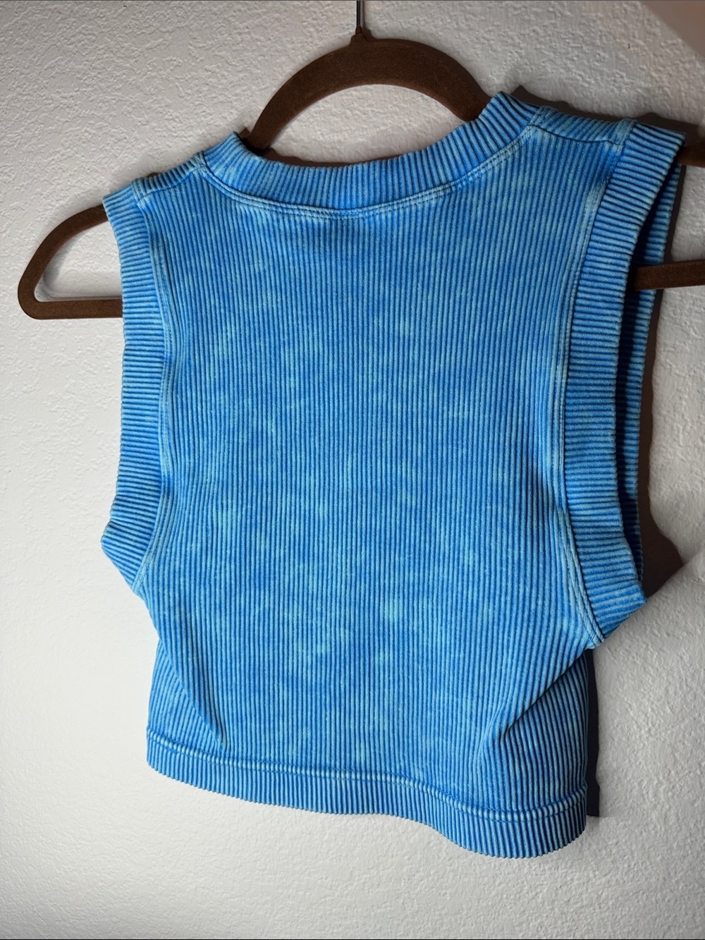 Zenana Sleeveless Ribbed Crop Top - Blue - Picture 3 of 4